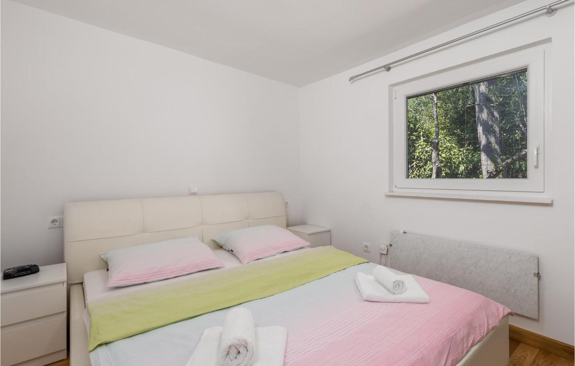 Nice Home In Krk With Kitchen Крк Екстер'єр фото
