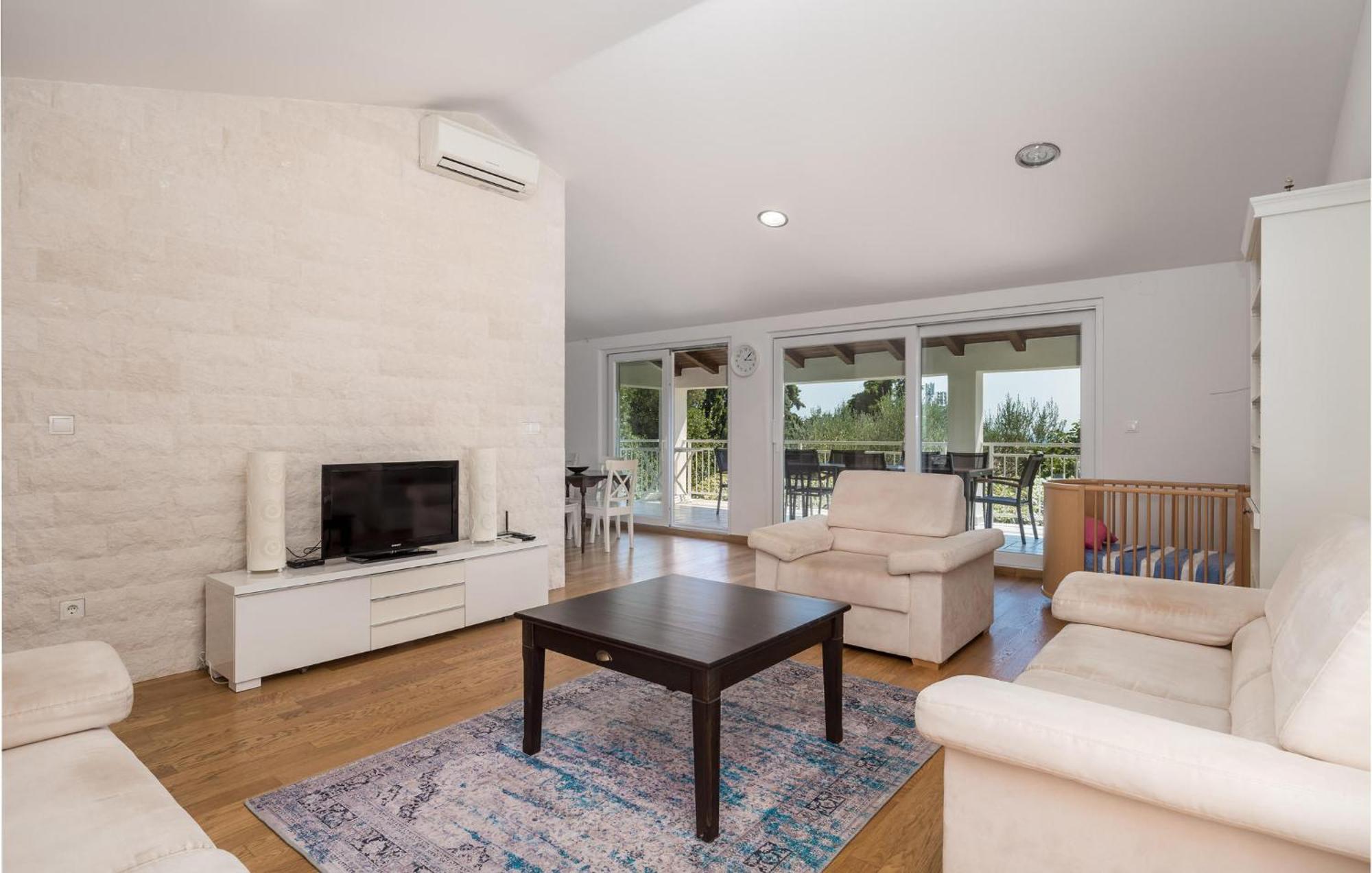 Nice Home In Krk With Kitchen Крк Екстер'єр фото