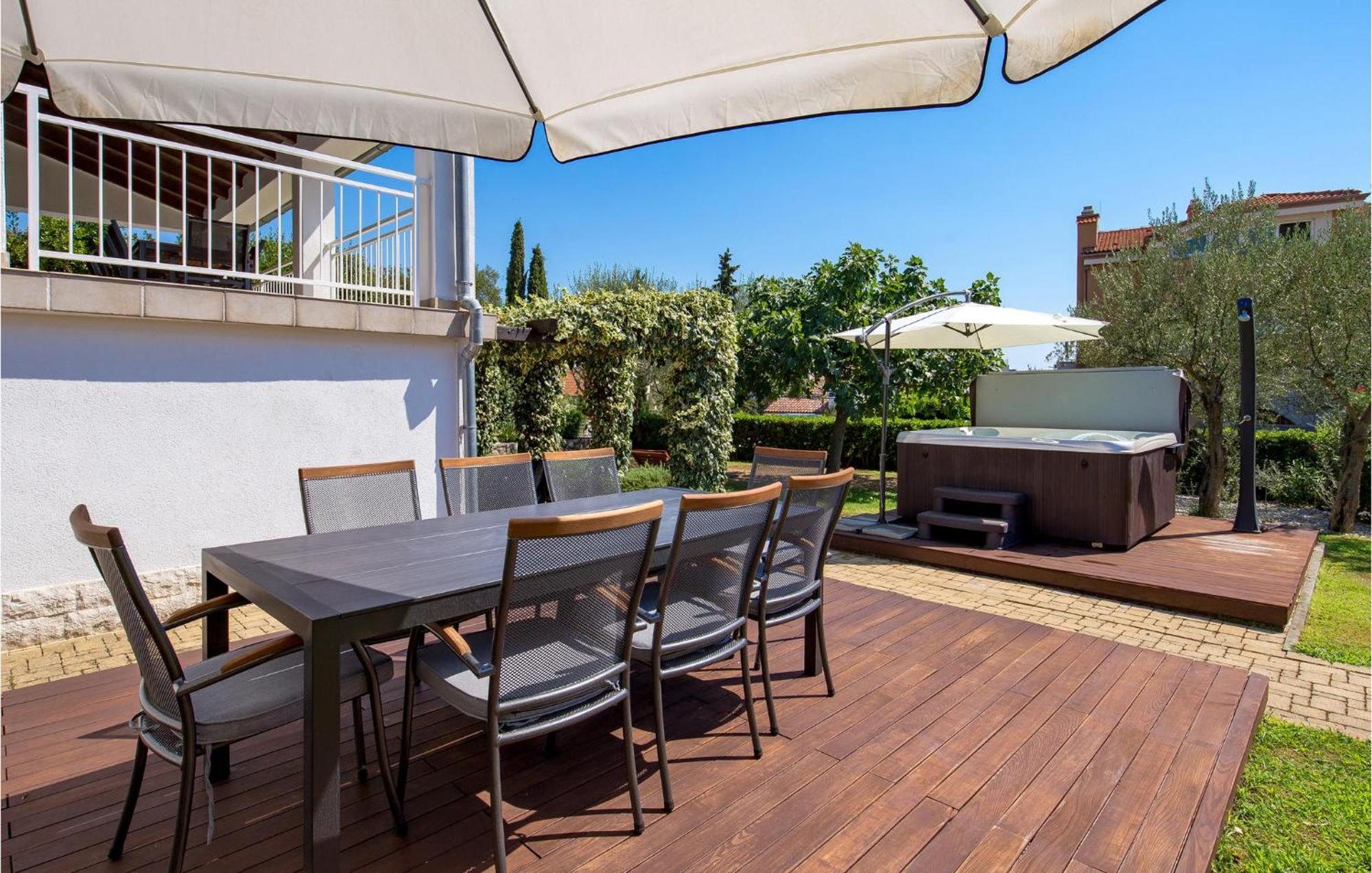 Nice Home In Krk With Kitchen Крк Екстер'єр фото