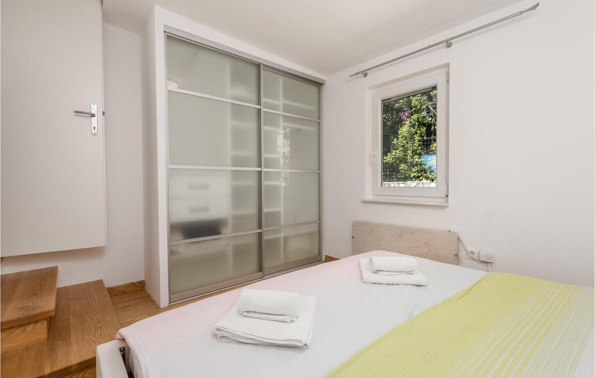 Nice Home In Krk With Kitchen Крк Екстер'єр фото